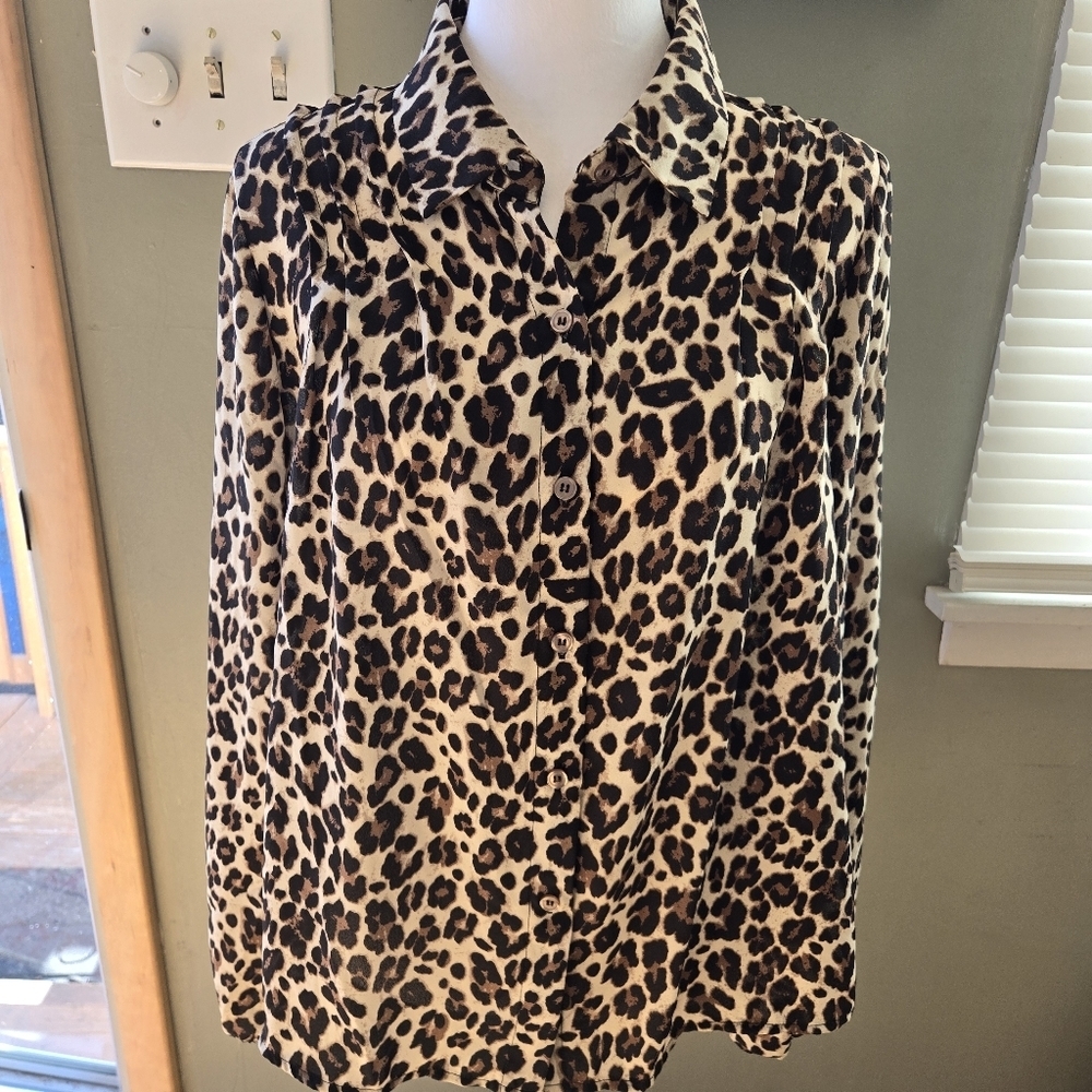 A love story Blouse sz Lg Cheetah Brown